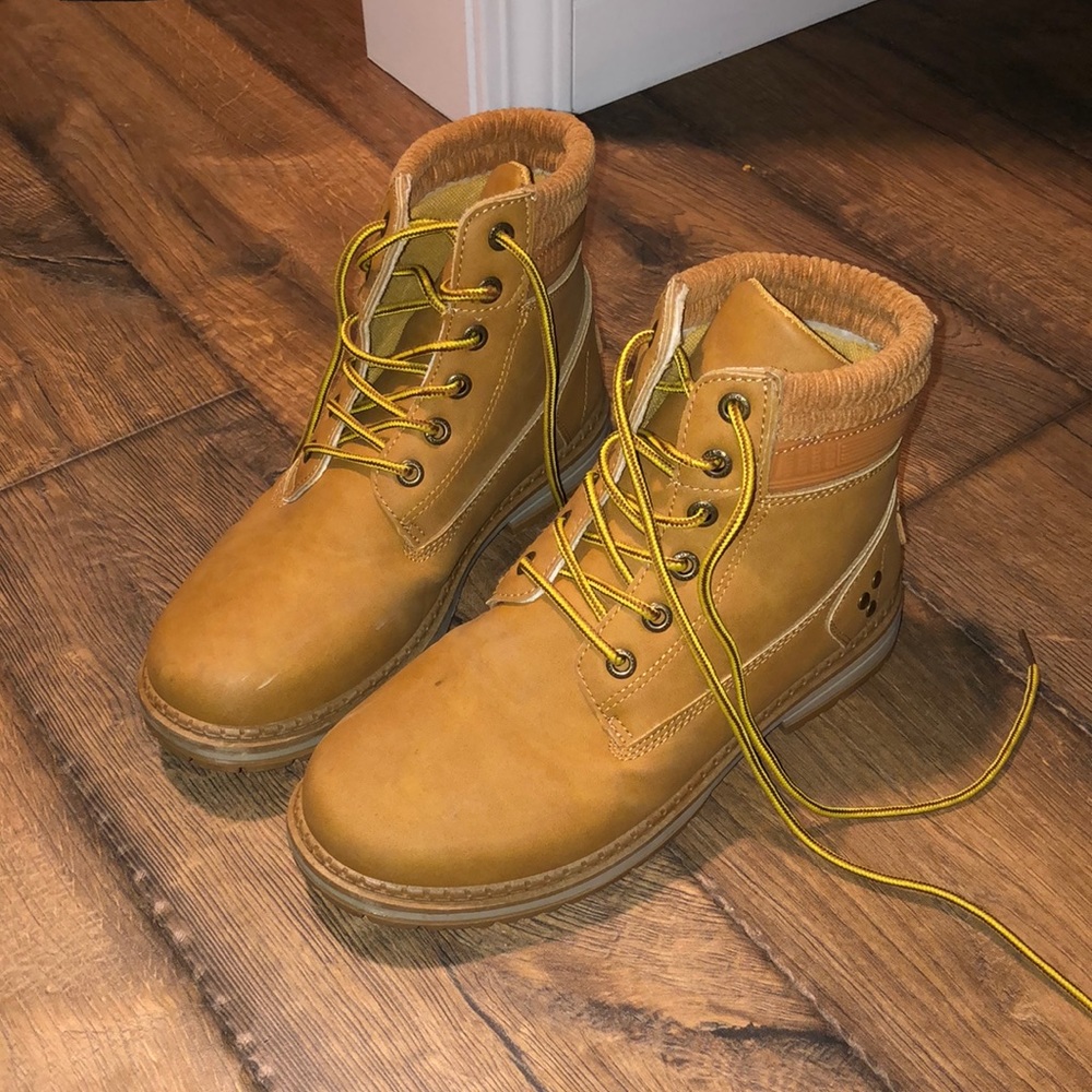 Tan waterproof round toe tactical combat boots